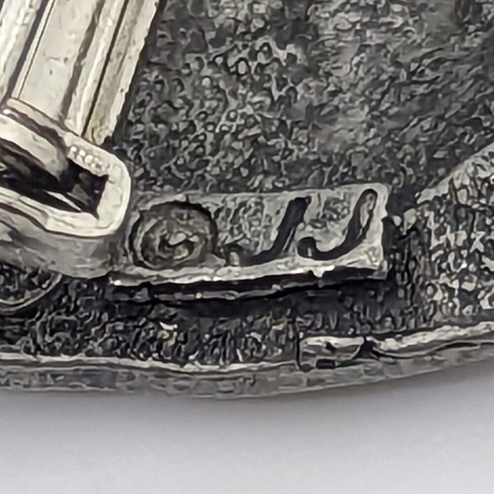 Vintage JJ Signed Cat Brooch With Articulated Tail Pewter-Tone 2.5 Inches - Picture 4 of 4